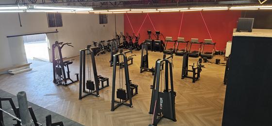 Academia completa instalada em galpão comercial